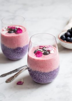 layered acai chia pudding