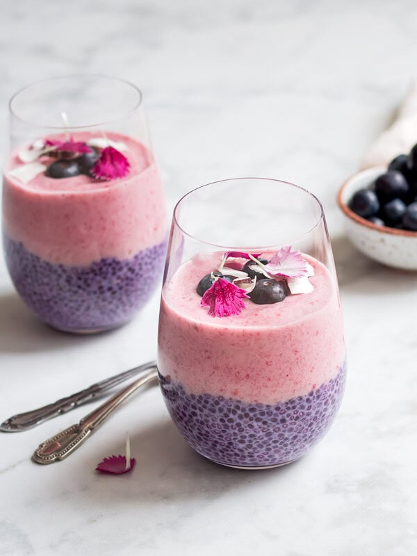 layered acai chia pudding