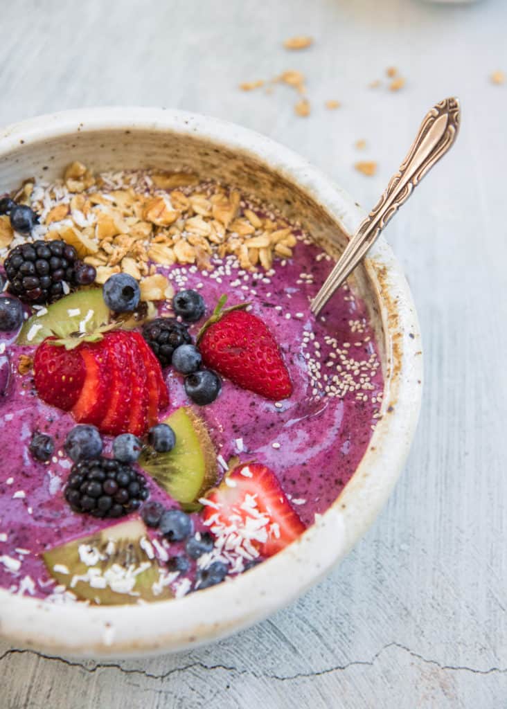superfood acai bowl
