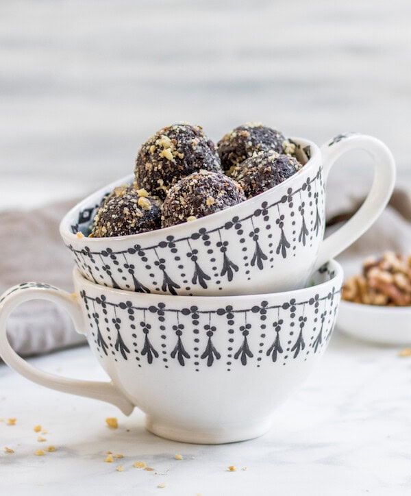 5 minute brownie energy bites