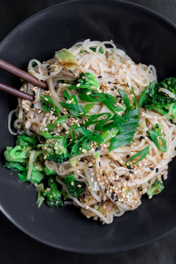 Quick and easy stir fry noodles for one