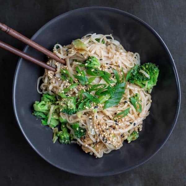 Quick and easy stir fry noodles for one
