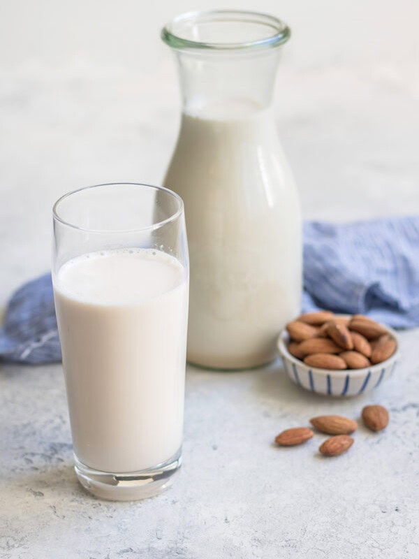 how to make almond milk at home