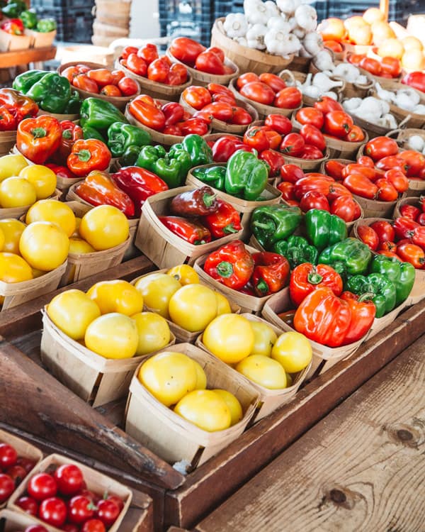 6 tips to shop the farmer's market like a pro