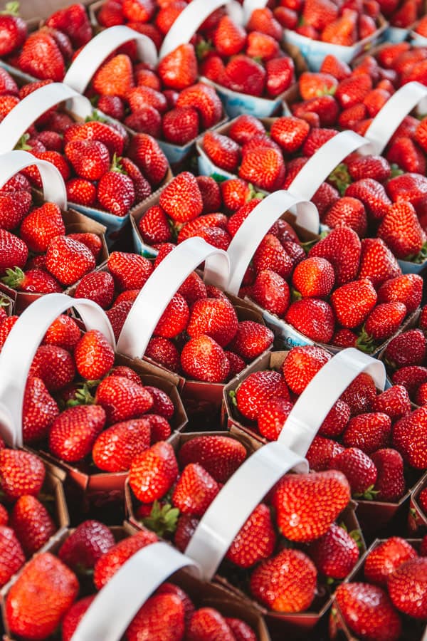 6 tips to shop the farmer's market like a pro