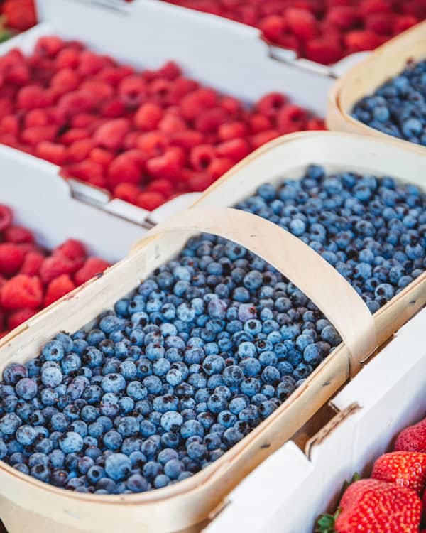 6 tips to shop the farmer's market like a pro