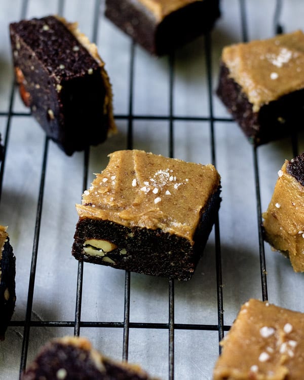 These raw salted caramel brownies are a healthy treat that only use 5 ingredients to make! They're healthy, vegan, and gluten-free!