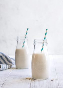 homemade vanilla oat milk