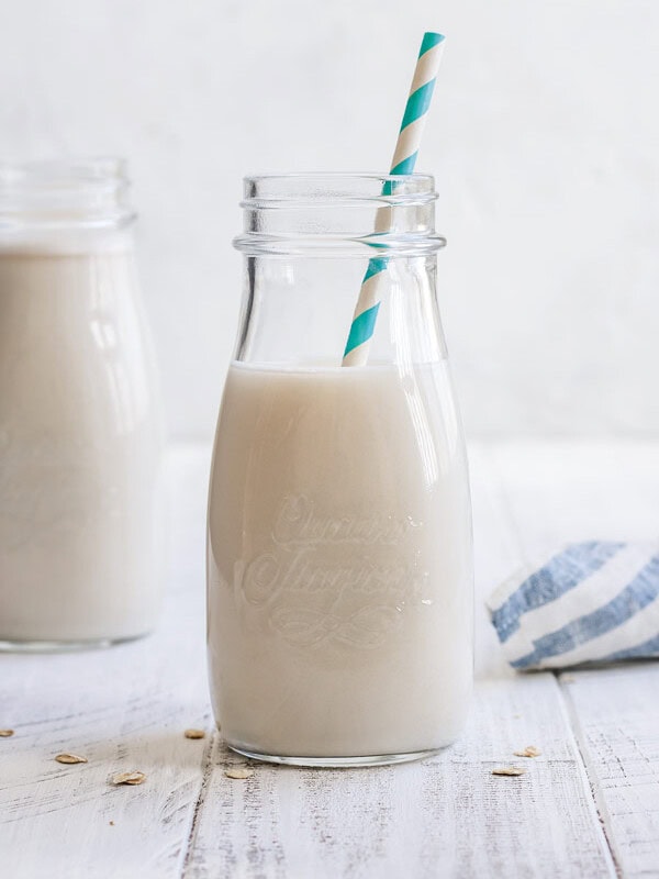 homemade vanilla oat milk