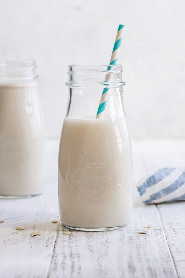 homemade vanilla oat milk