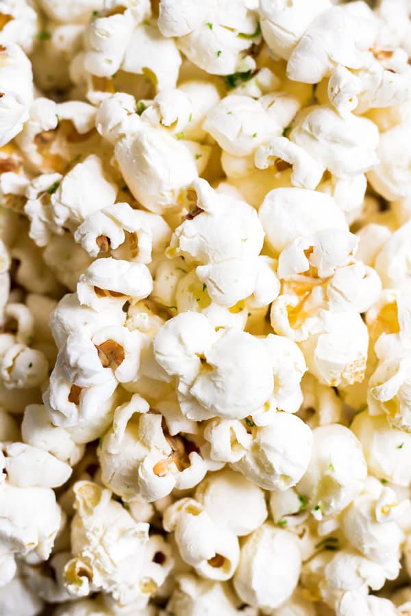 Salted margarita popcorn-popcorn with sea salt and lime