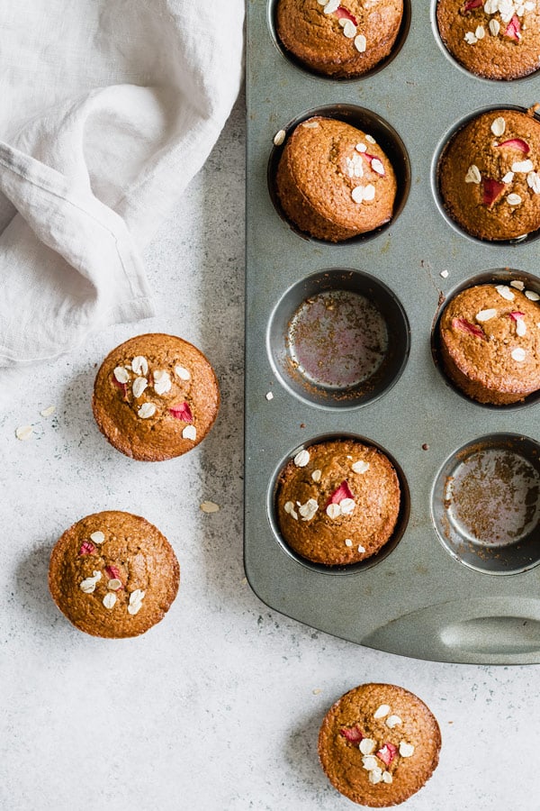 rhubarb oat bran muffins