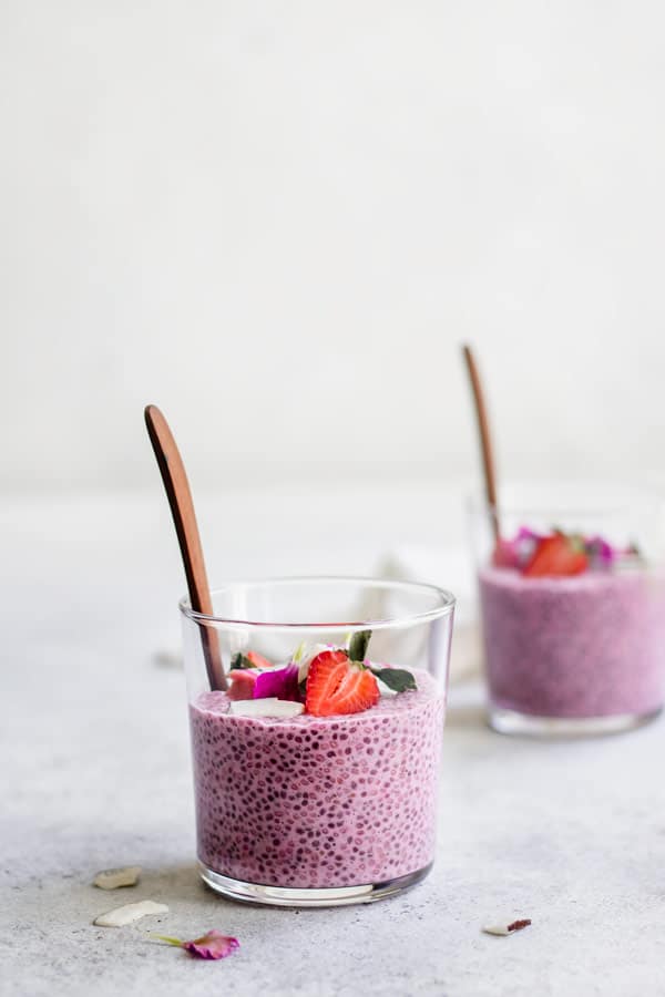 strawberry dragonfruit chia pudding