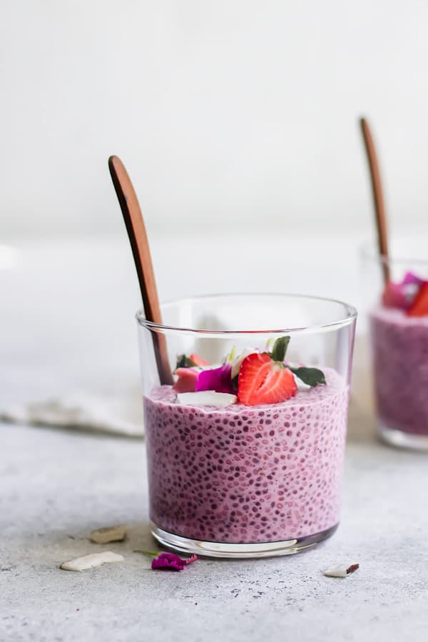 strawberry dragonfruit chia pudding