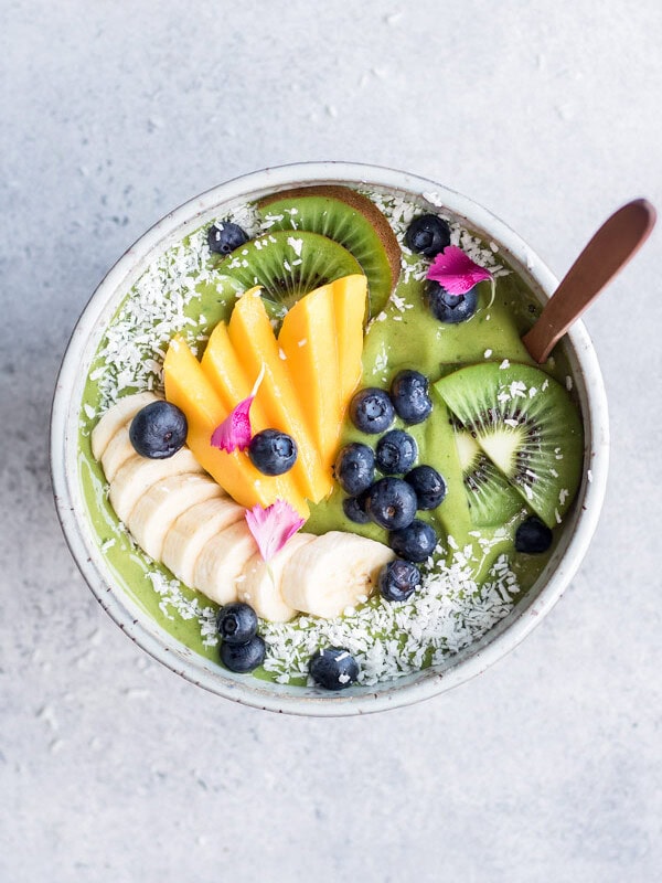 superfood green smoothie bowl