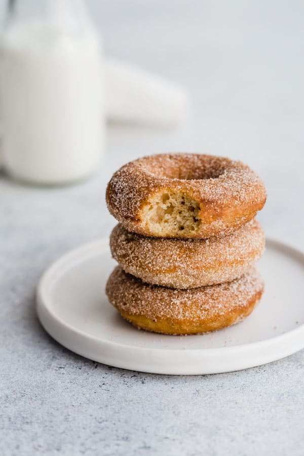 vegan pumpkin spice donuts