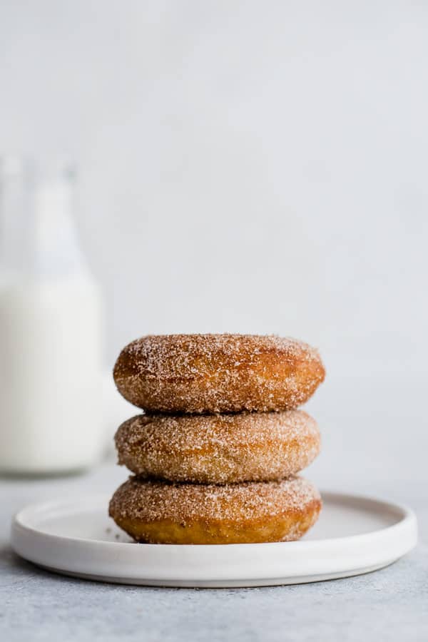vegan pumpkin spice donuts