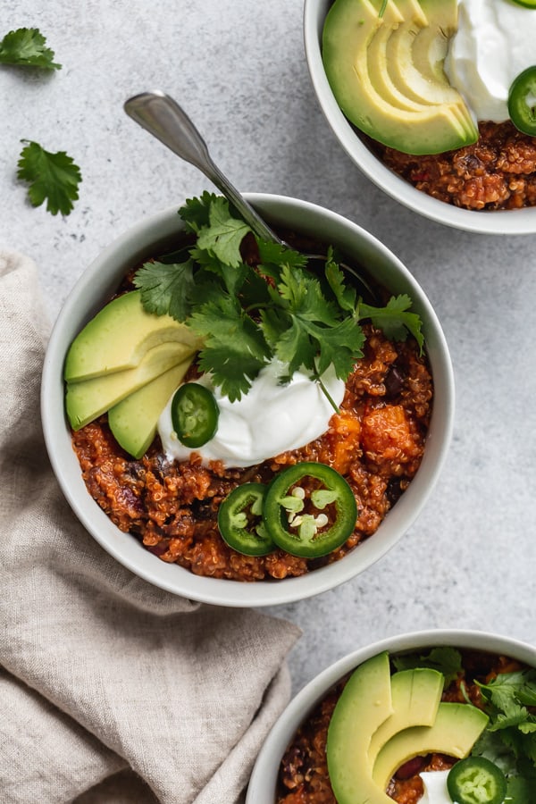slow cooker quinoa chili
