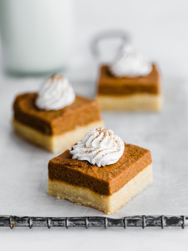 pumpkin pie bars with almond cookie crust