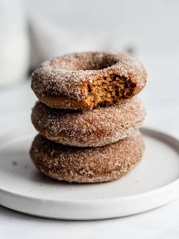 vegan gingerbread donuts with gingerbread sugar
