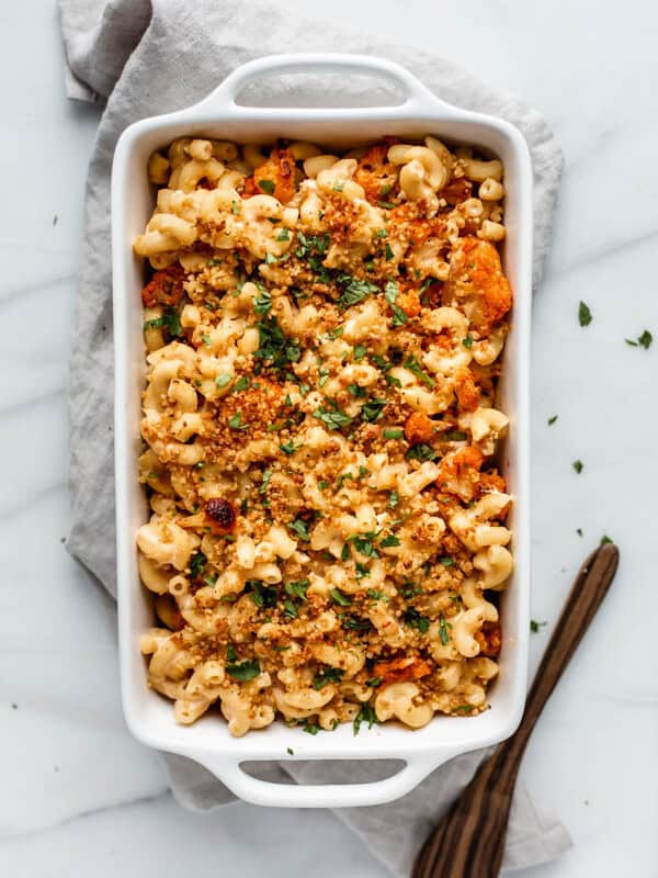 vegan buffalo cauliflower mac and cheese