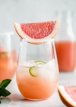 Spicy grapefruit margarita