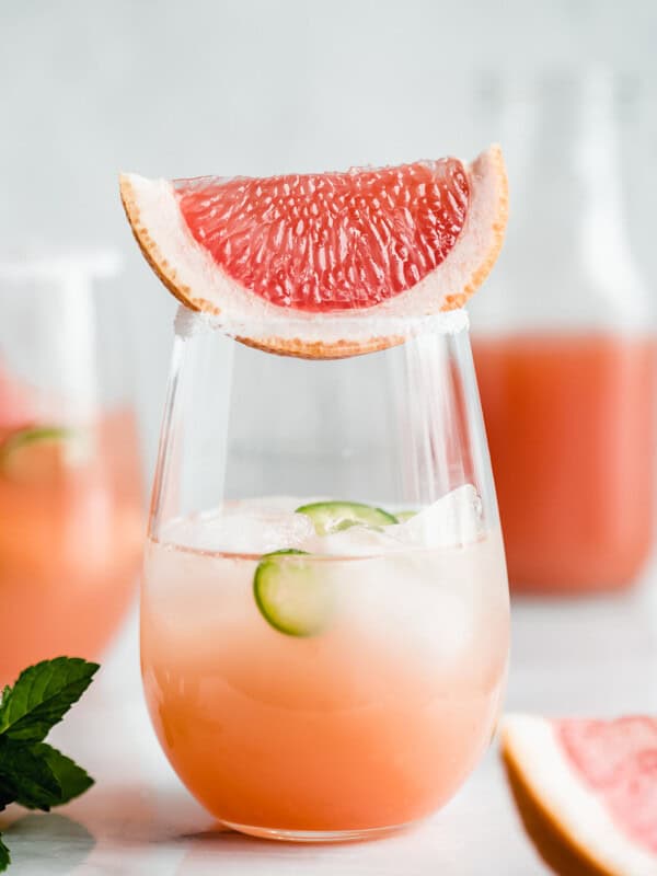 Spicy grapefruit margarita