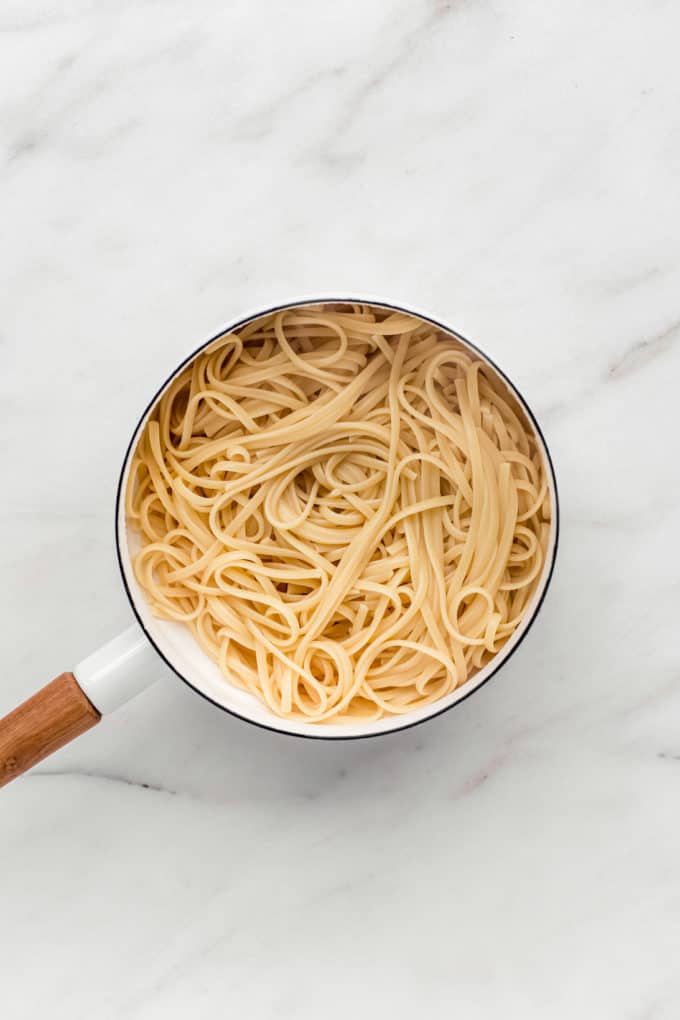 Linguine in a white pot