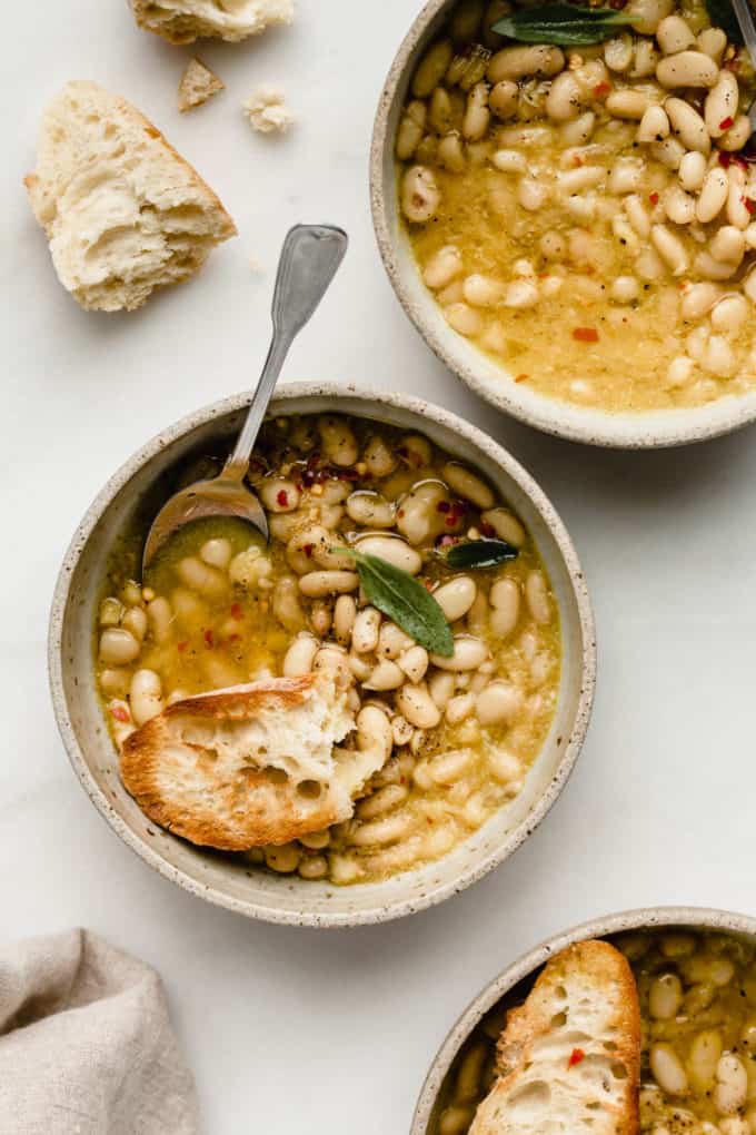 cannellini beans in broth with crusty bread
