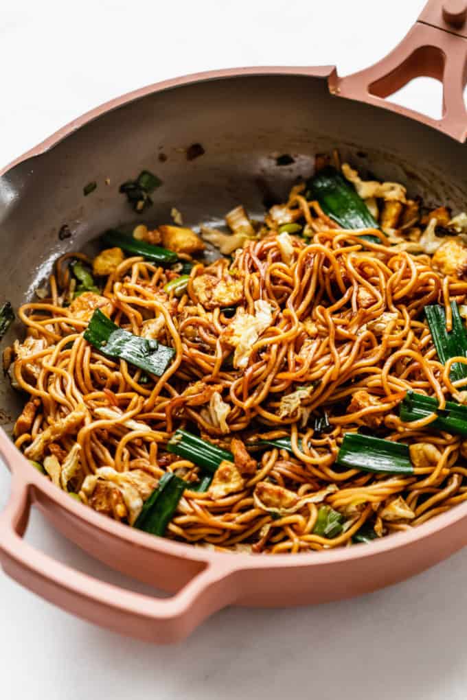 Stir-fried mie goreng noodles in a pan