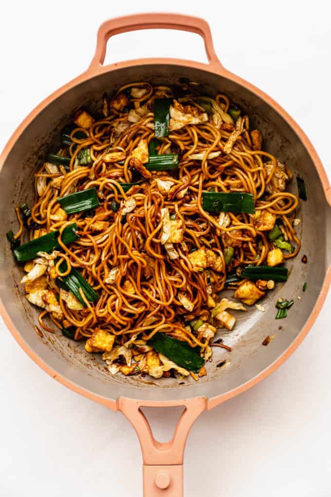 Mie Goreng in a pink pan