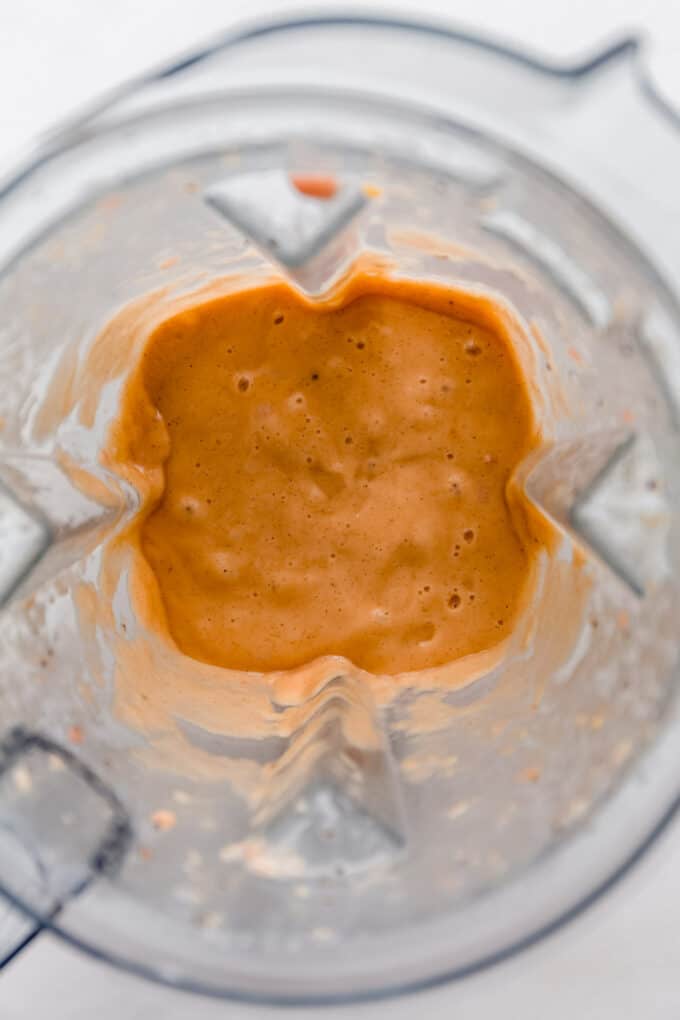 papaya smoothie in a blender