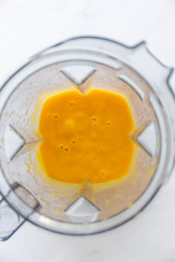 mango puree in a blender